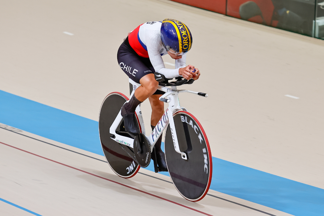 Primera jornada de entrenamientos oficiales en el Campeonato Panamericano Písta Elite en el Velódromo de Peñalolen