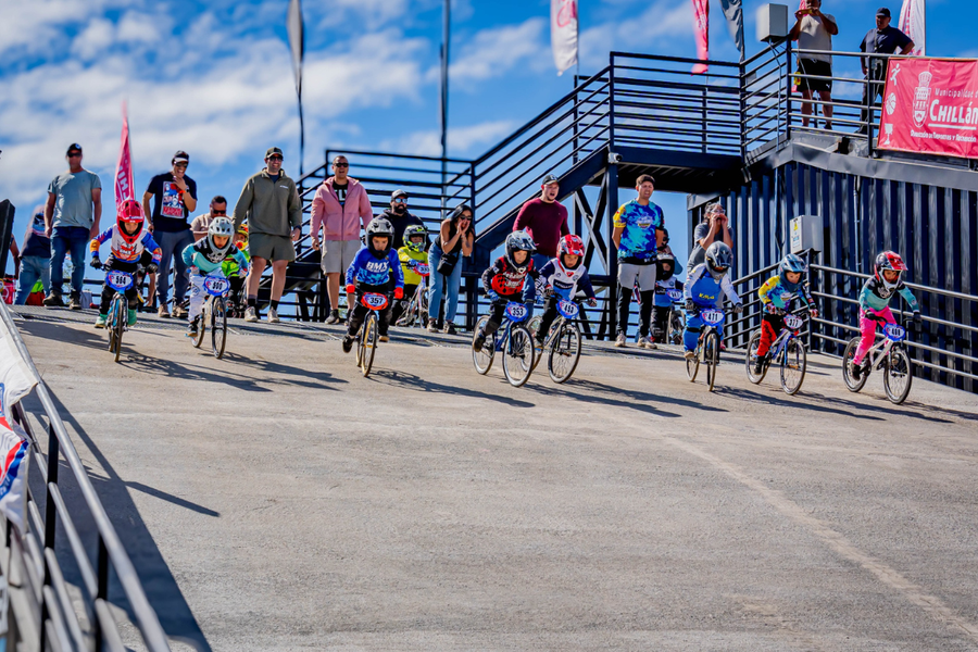 Chillán fue epicentro del BMX nacional con la Copa Chile Racing en la pista Juan Carlos Nicoletta -  Chillán
